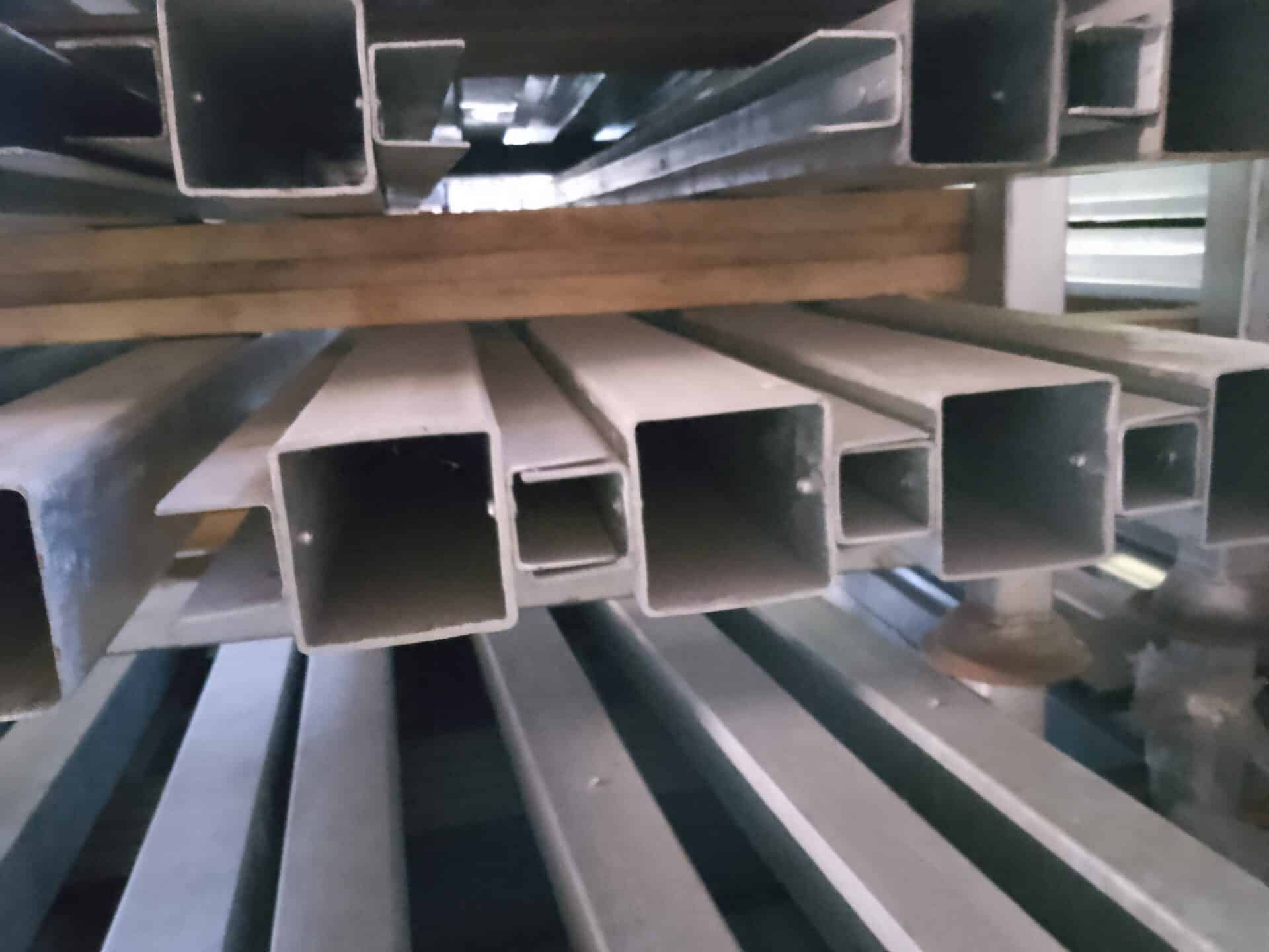 RESTPARTI, Galvaniseret Stolper /m 30x30 og 36x36 mm U-profiler, 2300 mm, Outlet