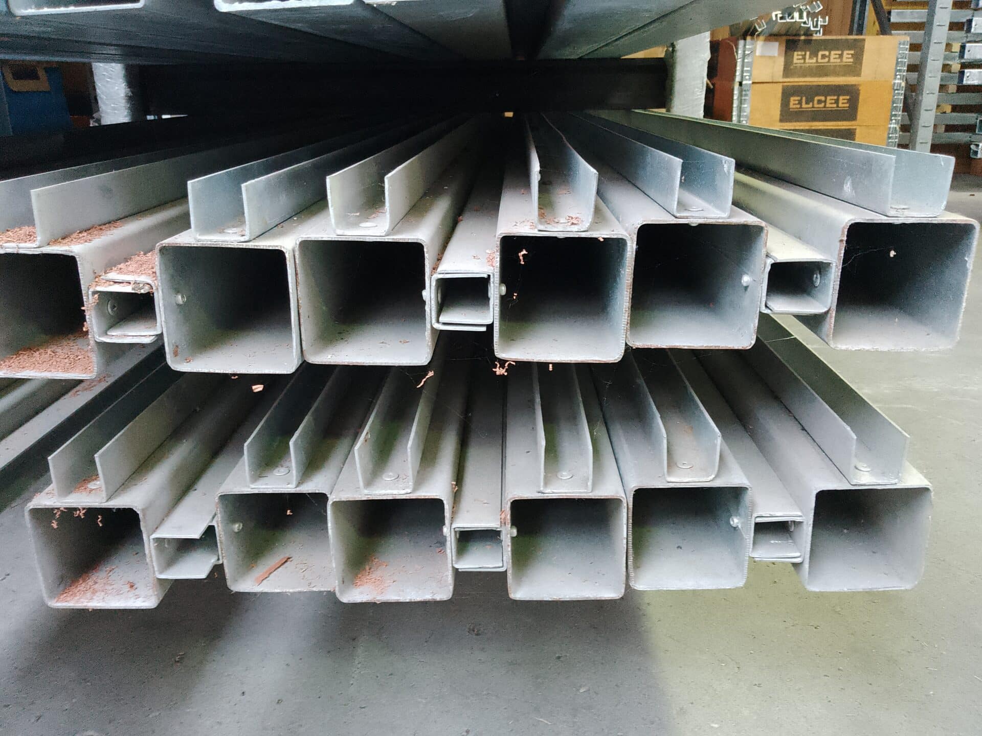 RESTPARTI, Galvaniseret Stolper /m 30x30 og 36x36mm U-profiler, 3000 mm, Outlet