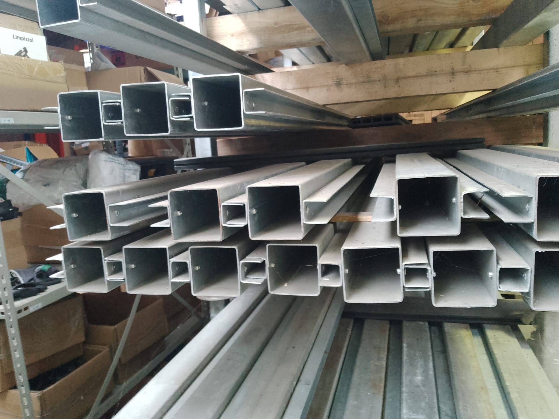 RESTPARTI, Galvaniseret Stolper /m 30x30 mm U-profiler, 2600 mm, Outlet